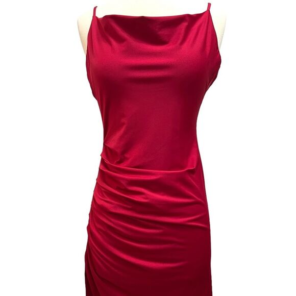 NWT NBD REVOLVE Take It All Maxi Dress Ruche High Slit in Berry Red Size S - Picture 4 of 9